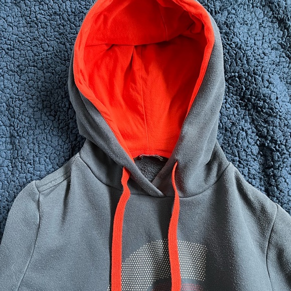 The North Face Hoodie - Picture 4 of 6